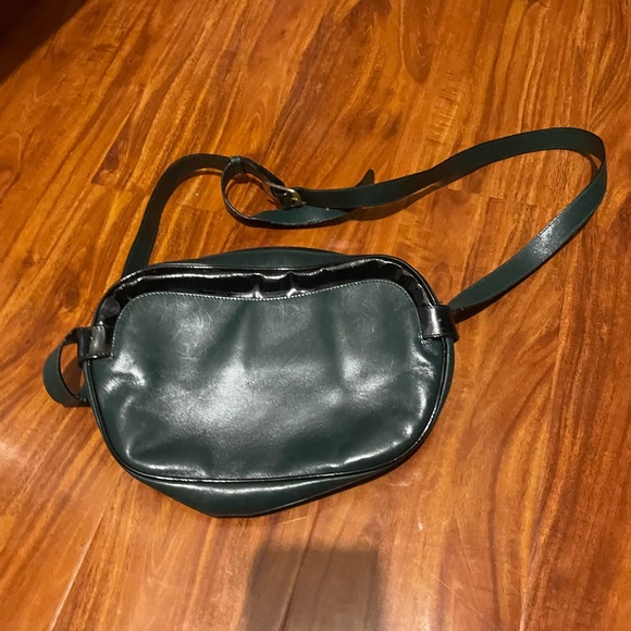 Vintage green and black Cross body adjustable strap purse. Med size - Picture 2 of 2